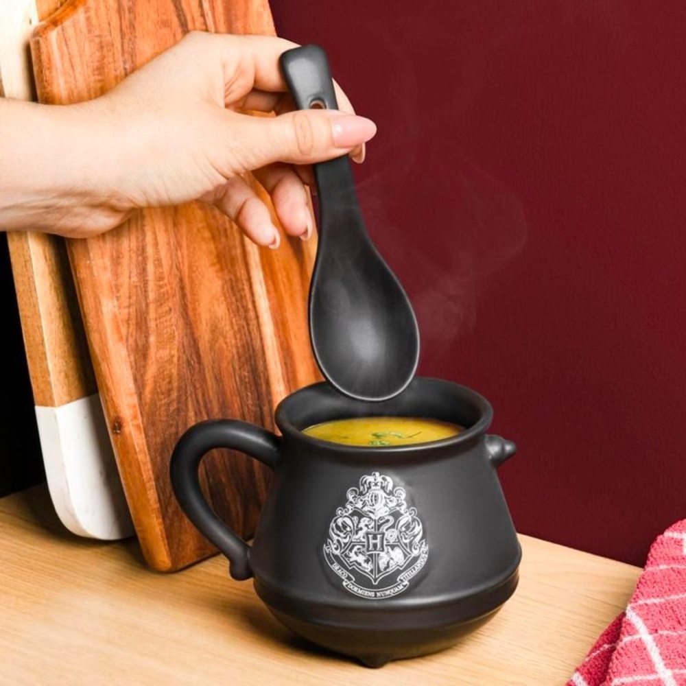 NIB Harry Potter cauldron soup mug and spoon set hogwarts crest